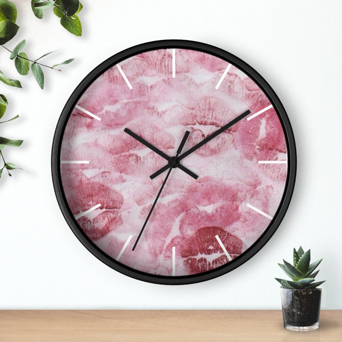 LIP PRINT WALL CLOCK