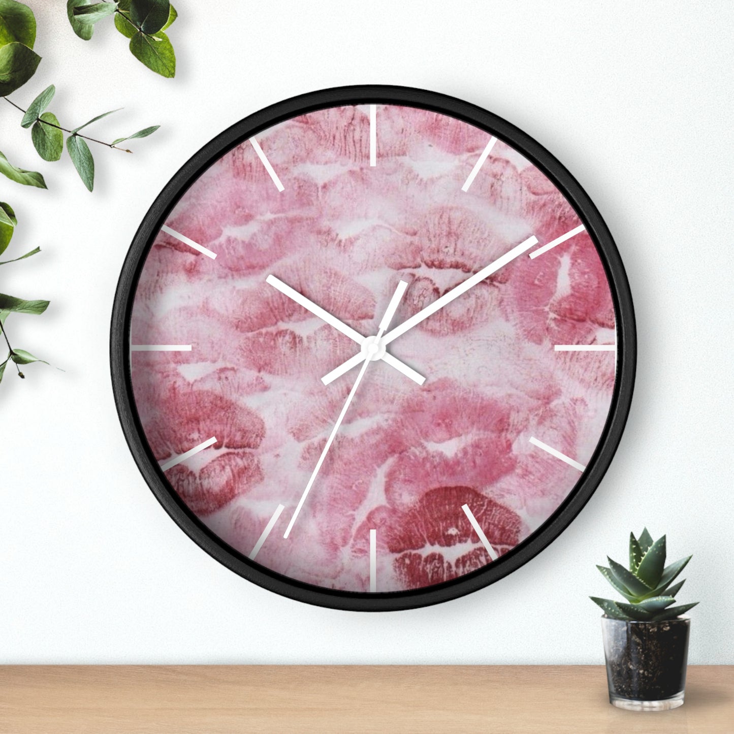 LIP PRINT WALL CLOCK
