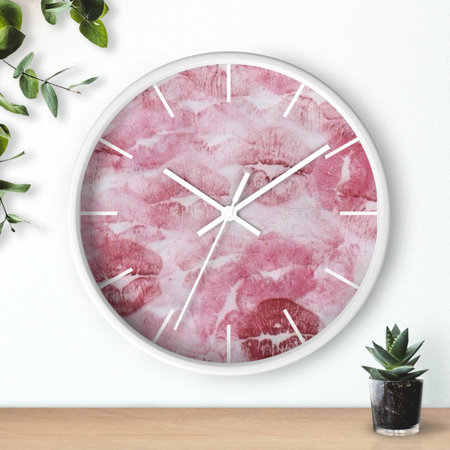 LIP PRINT WALL CLOCK