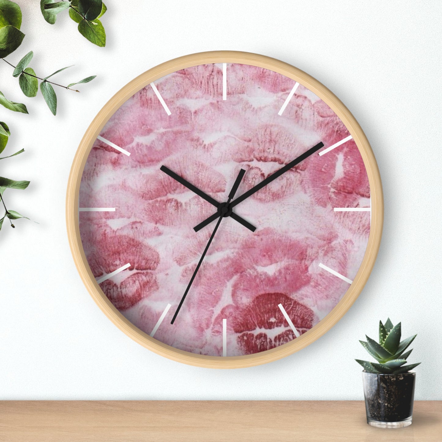 LIP PRINT WALL CLOCK