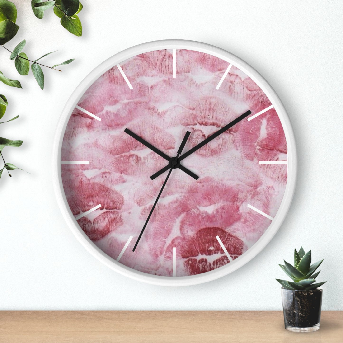 LIP PRINT WALL CLOCK