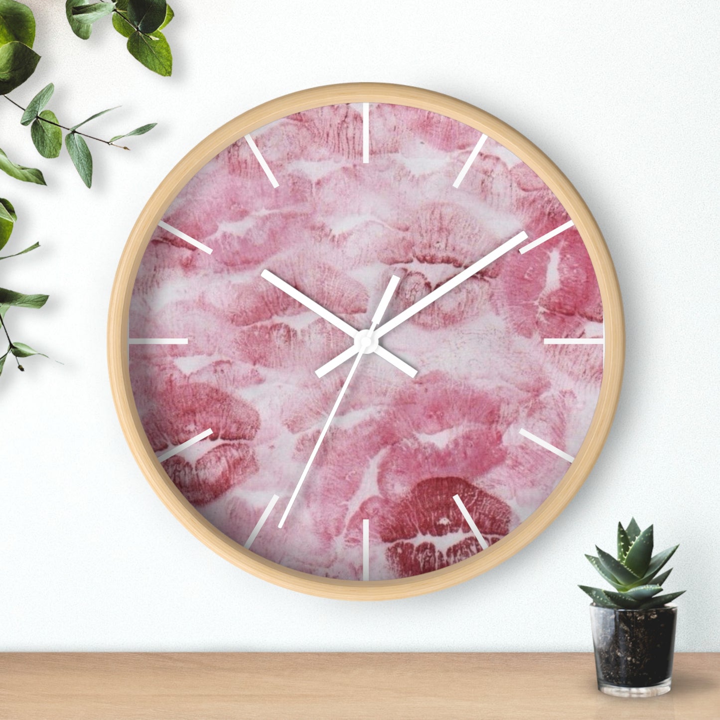 LIP PRINT WALL CLOCK